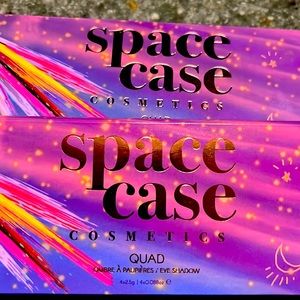 Brand new unused eyeshadow palette and eyeshadow extra thrown in!